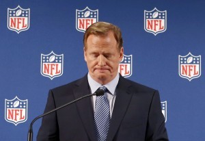 El comisionado de la NFL, Roger Goodell, dijo que la liga desea implementar una nueva política de conducta personal para el Super Bowl ante la creciente oleada de críticas por los recientes casos de violencia doméstica que involucran a sus jugadores. Foto: AP
