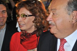 La actriz italiana junto a Carlos Slim, con quien guarda una gran amistad. Foto: Mixed Voces