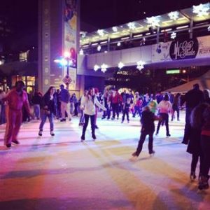 Grandes y chicos podrán divertirse patinando en el centro de Phoenix. Foto: Cortesía Cityscape