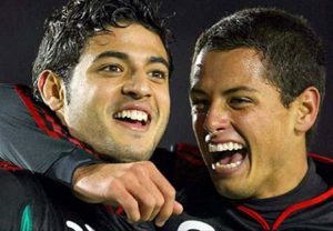 Carlos Vela y Javier 'Chicharito' Hernández volverán a jugar juntos en el Tricolor. Foto: AP
