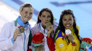 La nadadora mexicana Fernanda González obtuvo la medalla de oro en los 100 metros dorso. Foto: Notimex
