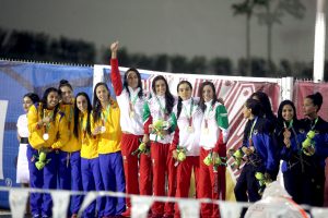México ganó la medalla de oro en 4x100 metros relevo libre femenil y de paso rompió el récord centroamericano. Foto: Notimex