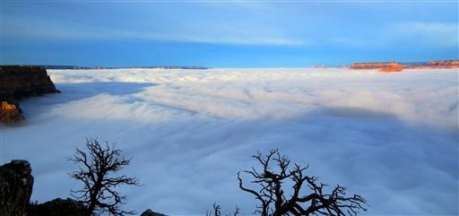 Las nubes “inundan” el Gran Cañón del Colorado