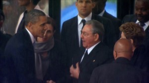 Barack Obama y el mandatario cubano Raúl Castro. Foto: AP