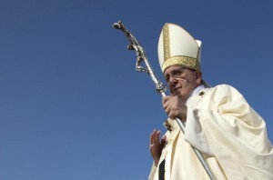 Francisco no es primer pontífice en tener cuenta de Twitter. La oficial de @pontifex se lanzó a finales de 2012 con su antecesor, Benedicto XVI, pero sí ha sido el argentino quien más la ha utilizado. Foto: AP