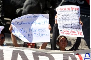 El caso Ayotzinapa despertó protestas en el mundo entero a lo largo del 2015. Foto: Agencia Reforma