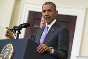 Barack Obama anunció el 20 de noviembre un paquete de medidas administrativas para ofrecer alivio migratorio a hasta cinco millones de inmigrantes indocumentados. Foto: AP