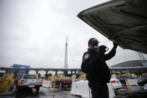 Los dos operativos fueron realizados en el puerto de entrada de Nogales. Foto: AP 
