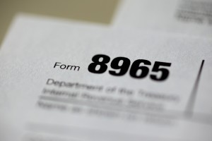 El IRS exhorta a los contribuyentes a suscribirse para recibir consejos útiles para los impuestos. Foto: AP