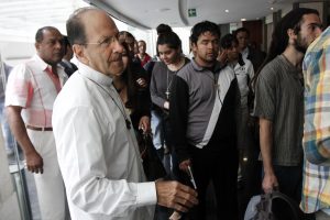 Alejandro Solalinde retrasó 24 horas la salida del viacrucis de migrantes rumbo a la Ciudad de México. Foto: Notimex