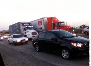 El percance ocurrió a la altura del municipio de Río Bravo en la carretera que conecta Reynosa con Matamoros. Foto: Agencia Reforma