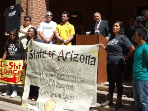 El ex senador estatal Alfredo Gutiérrez exhortó a las universidades del estado a seguir los pasos de los colegios comunitarios. Foto: Mixed Voces