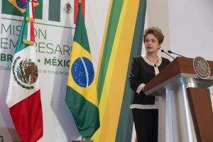 Dilma Rousseff destacó que la mayor inversión de Brasil se enfoca en la industria petroquímica, por lo que a partir de las mencionadas reformas en México se potenciará su desarrollo. Foto: Notimex