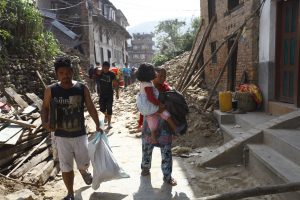 El Fondo de la ONU para la Infancia (UNICEF) calcula que 1.7 millones de menores nepalíes requieren de ayuda humanitaria urgente en las zonas más afectadas por el terremoto en Nepal. Foto: Notimex