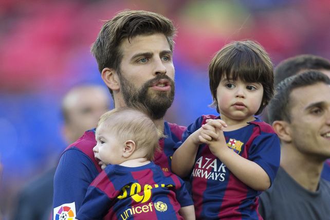 Niños de Piqué llenan de ternura el Camp Nou