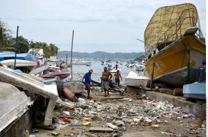 Los efectos del fenómeno "Carlos" en Acapulco causaron daños en al menos 20 embarcaciones menores entre lanchas, yates y veleros. Foto: Agencia Reforma