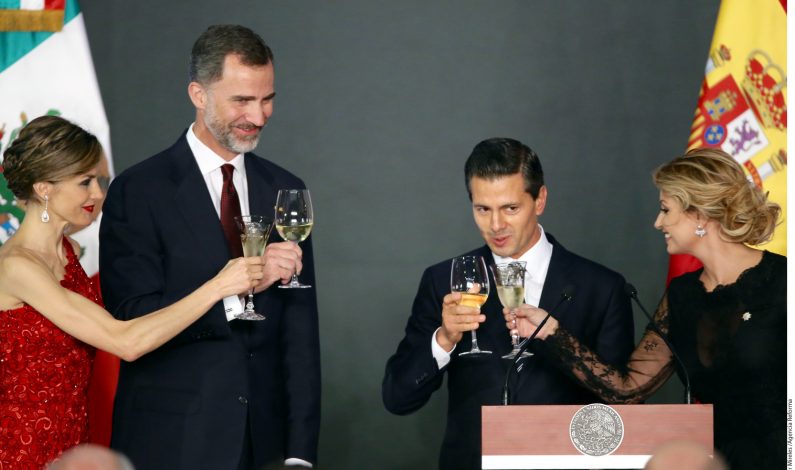 Peña Nieto celebra cena en honor a reyes de España