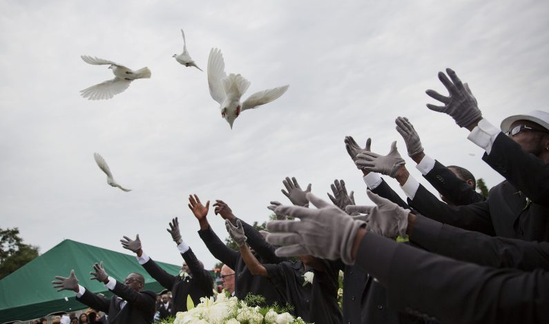 Charleston: Inician funerales de víctimas de masacre