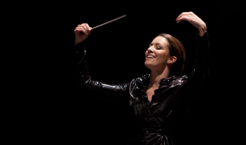 Alondra de la Parra dirigirá tres conciertos con la Orquesta de París
