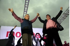 Ante 2 mil simpatizantes congregados en Plaza de la República, López Obrador cerró campaña de su candidato en Cuauhtémoc, Ricardo Monreal. Foto: Agencia Reforma