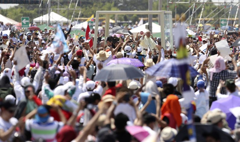 Insta Papa a fortalecer la familia y recuerda a su madre en Guayaquil