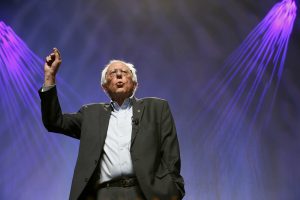 Bernie Sanders, precandidato demócrata a la presidencia de EU durante la conferencia de Netroots Nation en Phoenix. Foto: AP