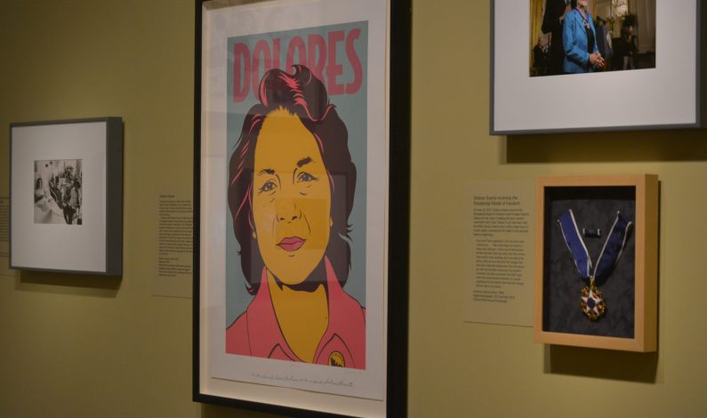 Inauguran muestra dedicada a Dolores Huerta