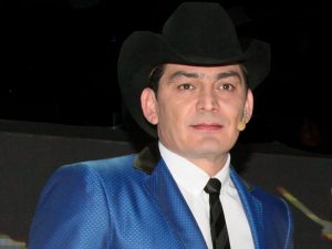 José Manuel Figueroa está devstado por la muerte de su padre.Foto: Cortesía de TV Azteca