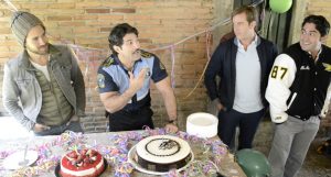 La producción de La Vecina, festejó el cumpleaños de Arturo Carmona. Foto: Cortesía de Televisa