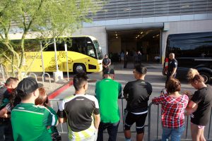 La selección mexicana de futbol llegó la tarde del viernes a Phoenix, donde el domingo se enfrentará con su similar de Guatemala. Foto: Notimex
