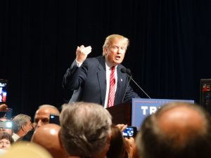Trump ratificó en Arizona su lucha contra la inmigración indocumentada. Foto: Mixed Voces