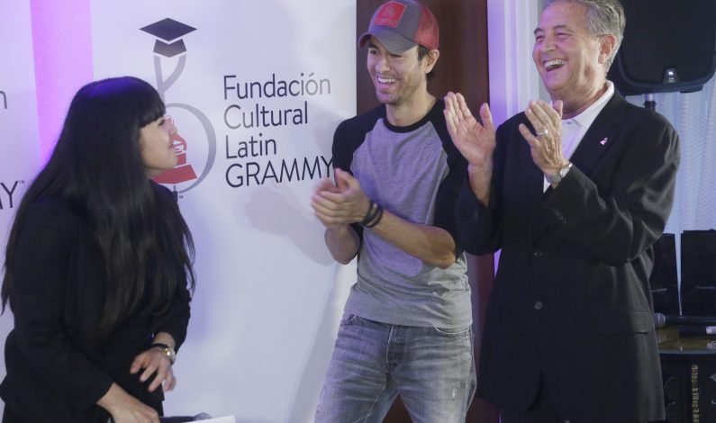 Latinos reciben becas de Fundación Cultural Latin Grammy