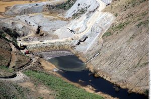 A un año del derrame de 40 mil metros cúbicos de sulfato de cobre, 7 mil 874 metros cúbicos de suelos contaminados han sido removidos en los ríos Sonora y Bacanuchi, informó la Procuraduría Federal de Protección al Ambiente (Profepa). Foto: Agencia Reforma
