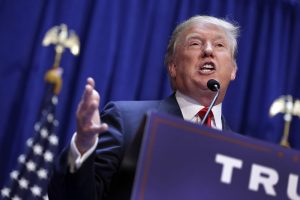 Sus comentarios sobre inmigración indican la impresión negativa que tiene Trump entre los hispanos. Foto: AP