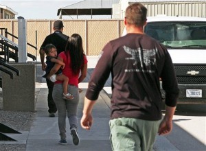 La gran mayoría de las detenciones de familias y de menores no acompañados se han registrado en el Sector del Río Grande de la Patrulla Fronteriza, en el valle sur de Texas. Foto: AP