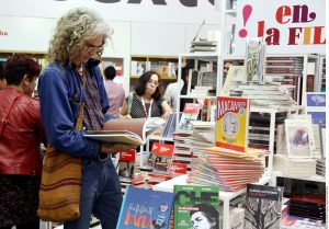 Dentro de la Feria Internacional del Libro puede encontrarse a gran diversidad de lectores. Foto: AR