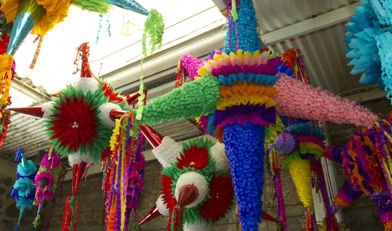 Piñatas, una tradición que se niega a morir