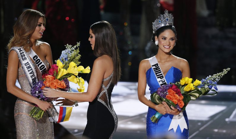 Filipina se corona Miss Universo tras confusión con colombiana