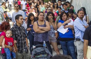 Si la corte falla a favor de los demandantes se podría afectar al 55 por ciento de los hispanos, al 45 por ciento de los asiáticos, al 33 por ciento de los indios americanos y el 30 por ciento de los afroamericanos. Foto: AP