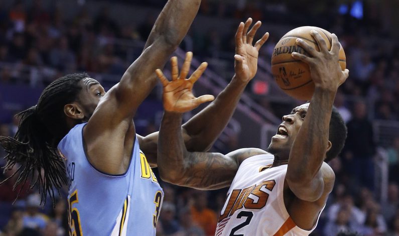 Foye anota 31 puntos; Nuggets se recupera y vence a los Suns