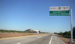 La Policía Federal con base en el municipio de Navojoa informó que el tránsito de vehículos en aquella zona del sur de Sonora es fluido en las casetas de peaje. Foto: Notimex