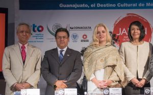 Masaru Susaki, director de la Fundación Japón; Fernando Olivera, Secretario de Turismo de Guanajuato; Sarah Hoch, directora del GIFF y Mio Otashiro, en representación de la Embajada de Japón en México.  Foto: Cortesía IMCINE