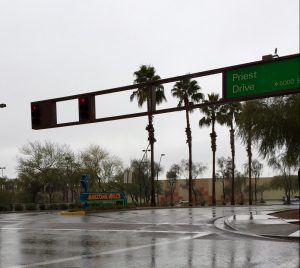 Las autoridades recomiendan extremas cuidados a la hora de circular por las calles y autopistas de Arizona. Foto: Mixed Voces