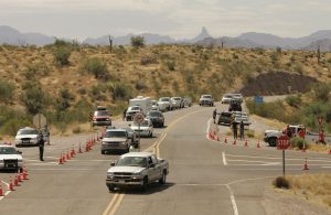 El Departamento de Seguridad Pública de Arizona y la oficina de policía del condado Pinal están apoyando en las investigaciones. Foto: AP