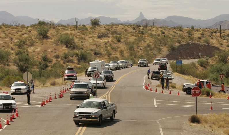 Hallan tres cadáveres en carretera estatal de Arizona