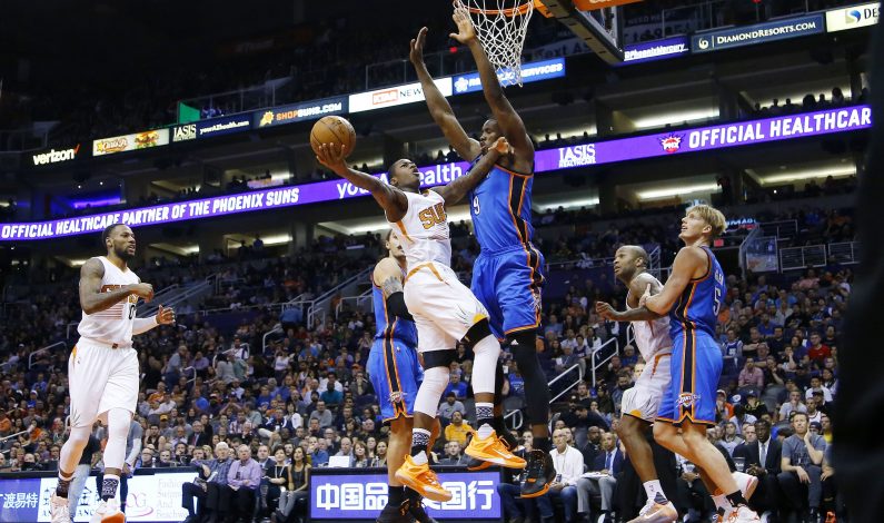Durant suma 32 puntos; Thunder doblega a Suns
