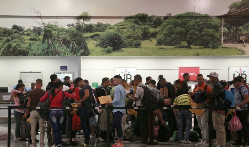 Cubanos varados en Costa Rica tendrán vuelo directo a México