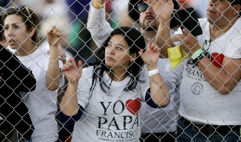 Papa llevó mensaje de amor a México y reproches a poderosos