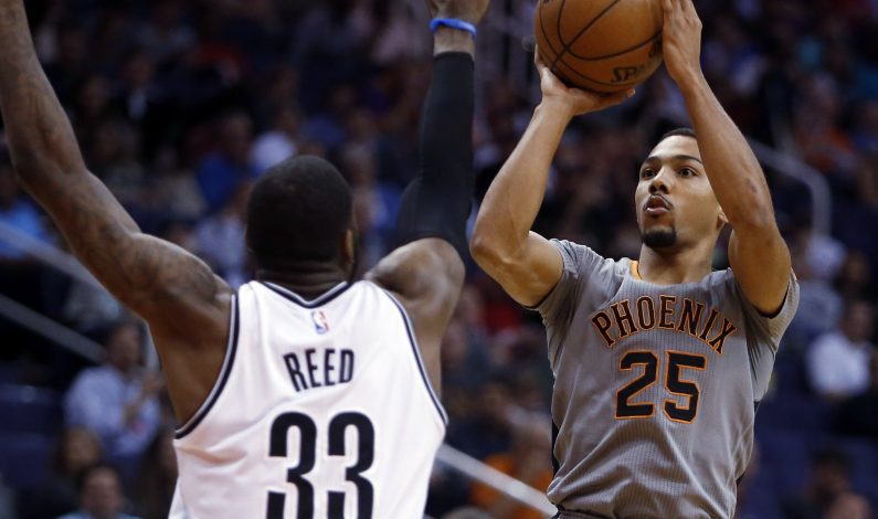 Nets vencen a Suns en duelo de equipos atribulados