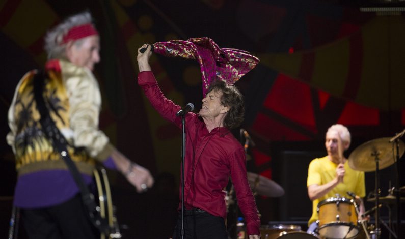Juanes acompaña a los Rolling Stones en su debut en Colombia